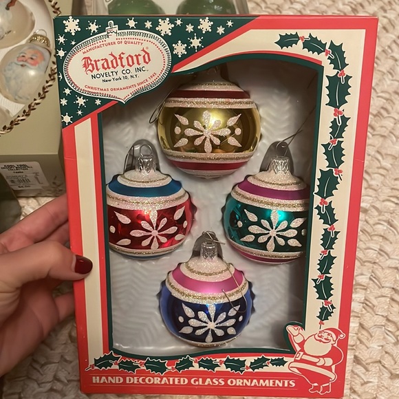 ๐๐๐4 Boxes of Christmas Ornaments ๐๐๐ - Picture 6 of 11